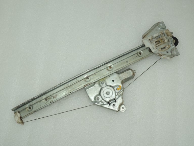 Suzuki Grand Vitara III Aizmugurējā loga regulators pa labi 8350165J00