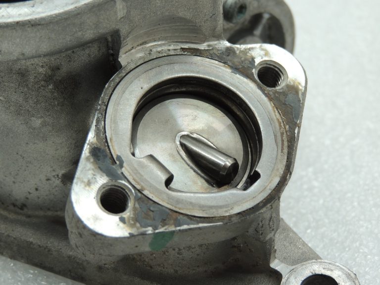 OEM Suzuki Grand Vitara III 1.9 dīzeļdegvielas EGR vārsts 1811167JG2