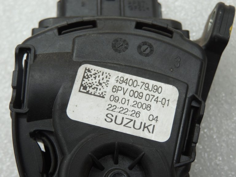 Suzuki SX4 akseleratora pedālis 4940079J90