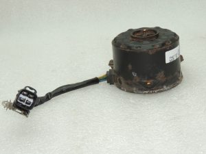 Suzuki Swift I 1.3 dīzeļdzinējs radiatora ventilatora motors 1712062J50