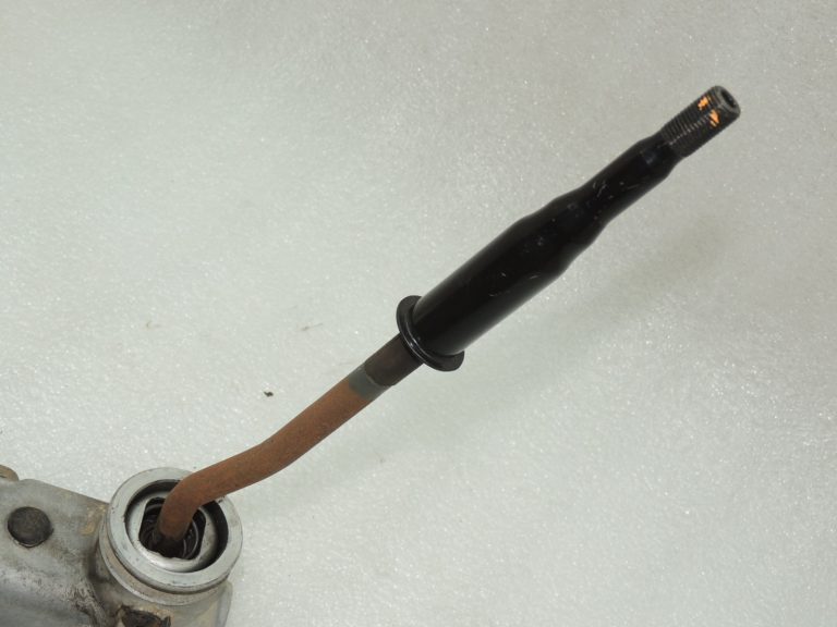 OEM Suzuki Grand Vitara III 1.9DDiS pārnesumu svira 2512067J00