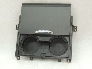OEM Suzuki Grand Vitara II krūzes turētājs krūzes turētājs 7582050J005PK