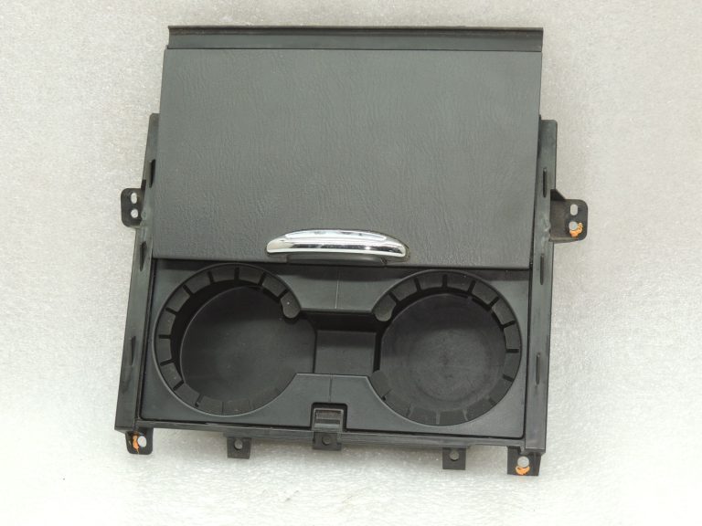OEM Suzuki Grand Vitara II krūzes turētājs krūzes turētājs 7582050J005PK