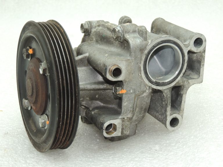 OEM Suzuki SX4 2.0i ūdens sūknis 1740077817