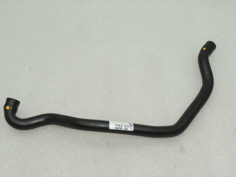 OEM Volvo S80 II 2.4D eļļas filtra izplūdes caurule 30757220