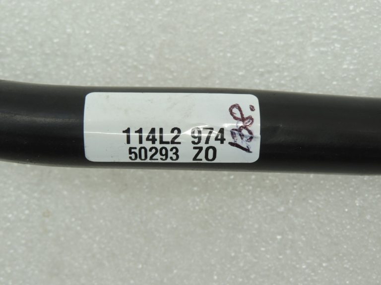 OEM Volvo S80 II 2.4D eļļas filtra izplūdes caurule 30757220