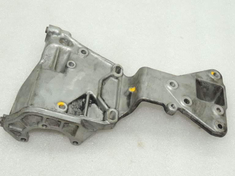 OEM Volvo S80 II 2.4D alternatora kronšteins 31316673