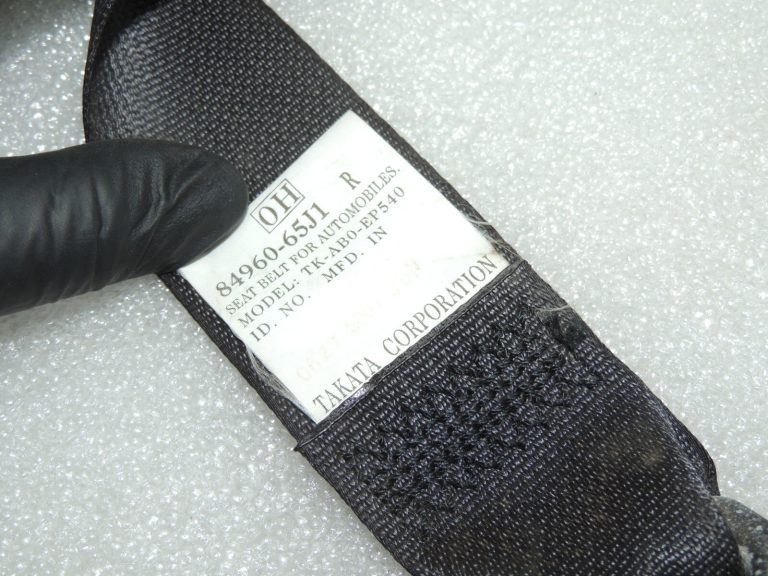 OEM Suzuki Grand Vitara II aizmugurējā sēdekļa siksna labajā pusē 84904-65J11-5P