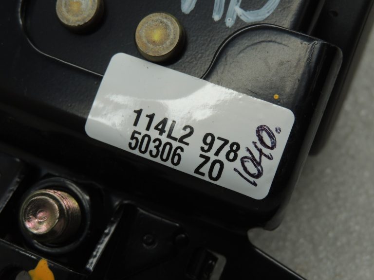 OEM Suzuki Grand Vitara II aizmugurējā centrālā drošības josta 84906-65DM0-FL5