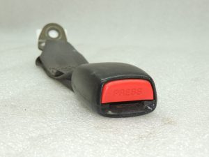OEM Suzuki Grand Vitara II Aizmugures drošības jostas sprādze, labā 8490482DN0LA5