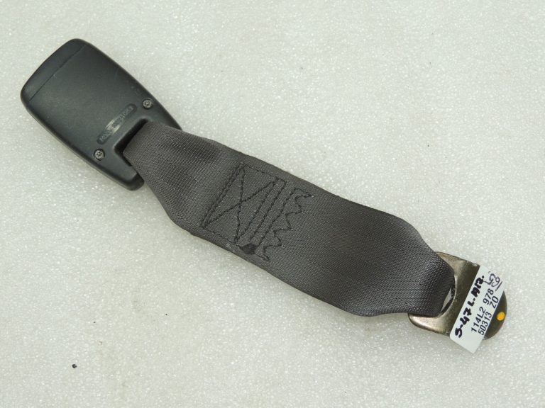 OEM Suzuki Grand Vitara II Aizmugures drošības jostas sprādze, labā 8490482DN0LA5