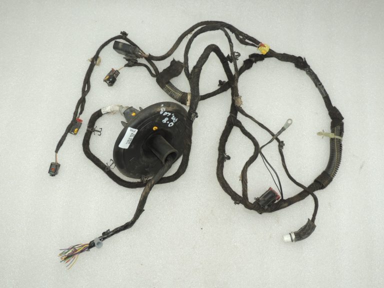 Opel Insignia B 1.5i remonta elektroinstalācijas priekšējā labajā pusē 39115607