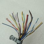 Opel Insignia B 1.5i remonta elektroinstalācijas priekšējā labajā pusē 39115607