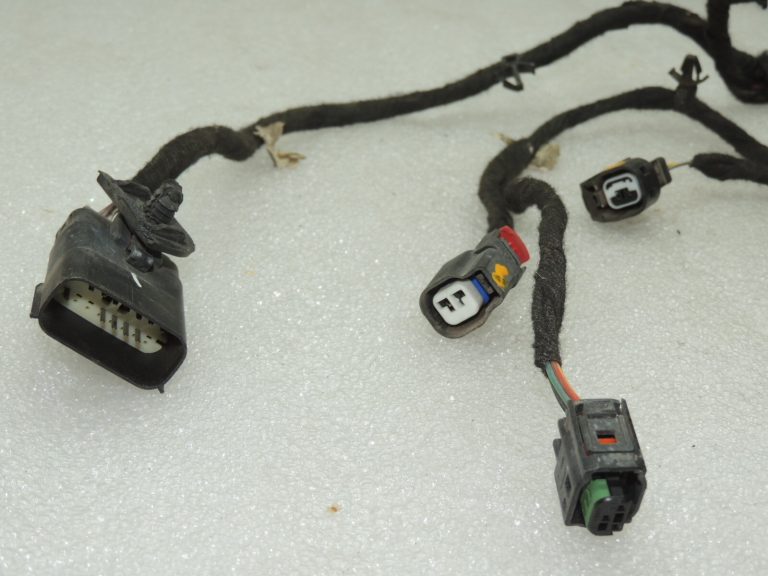 Opel Insignia B 1.5i remonta elektroinstalācijas priekšējā labajā pusē 39115607