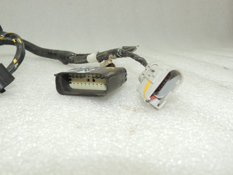 Opel Insignia B 1.5i remonta elektroinstalācijas instalācija aizmugurējā labajā pusē 39115607