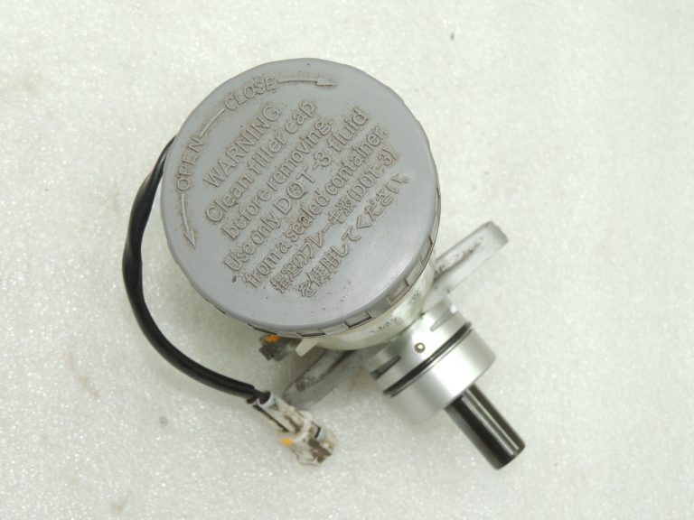 OEM Suzuki Jimny 1.3i M13A bremžu galvenais cilindrs 5110081A62