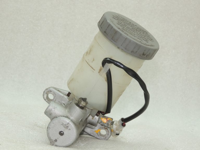 OEM Suzuki Jimny 1.3i M13A bremžu galvenais cilindrs 5110081A62
