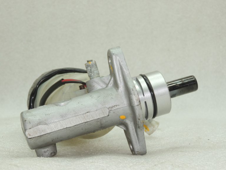 OEM Suzuki Jimny 1.3i M13A bremžu galvenais cilindrs 5110081A62