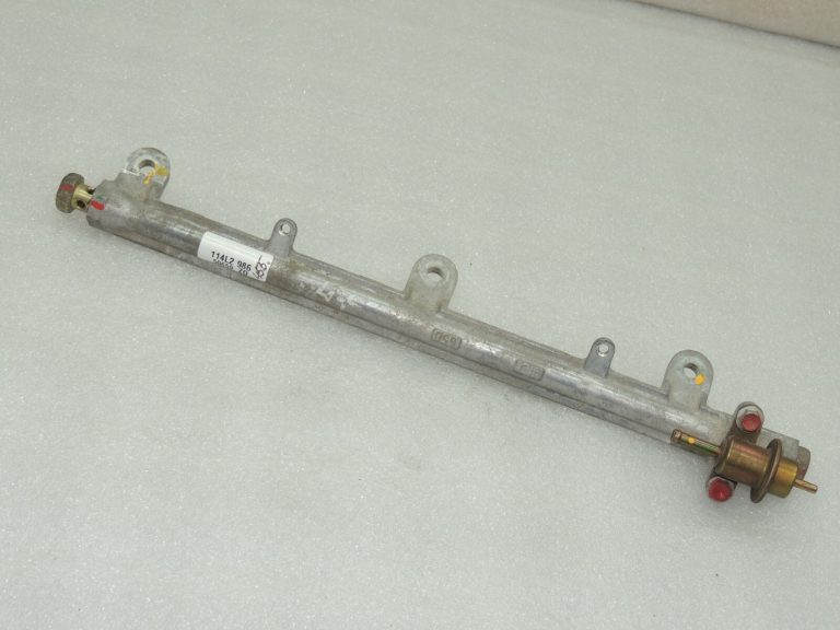 OEM Suzuki Grand Vitara 2.0i degvielas iesmidzināšanas kolektors 15700-65810