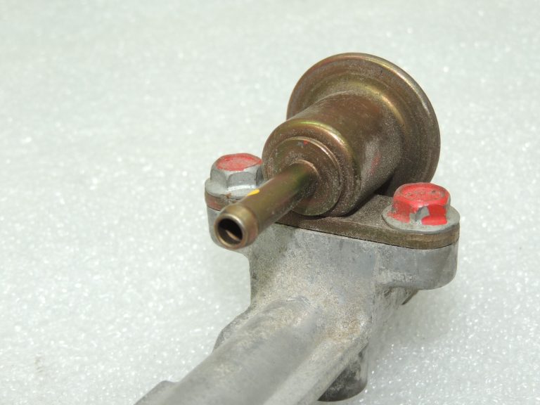 OEM Suzuki Grand Vitara 2.0i degvielas iesmidzināšanas kolektors 15700-65810