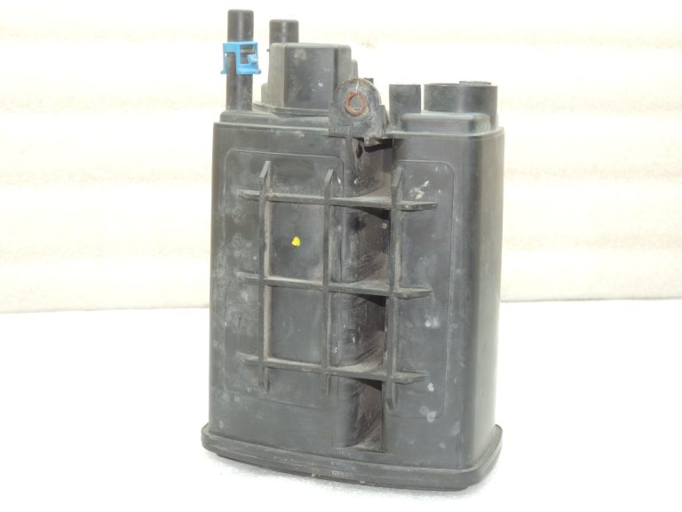 OEM Suzuki Grand Vitara 2.7L izplūdes gāzu filtrs 18560-66J00
