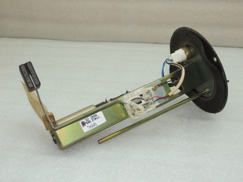 OEM Suzuki Grand Vitara 2.0i degvielas sūknis 15100-65D70