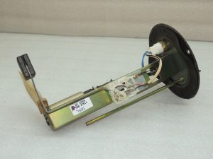 OEM Suzuki Grand Vitara 2.0i degvielas sūknis 15100-65D70