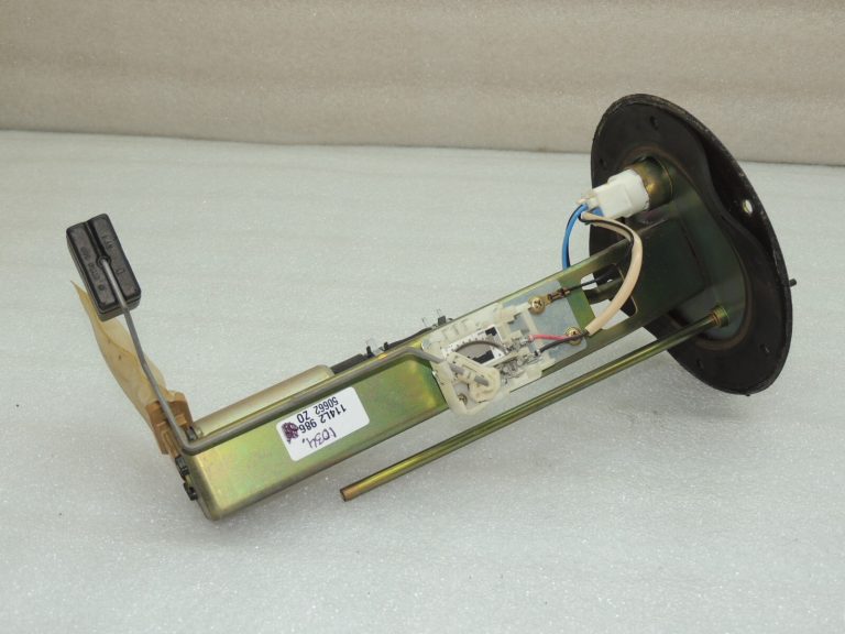 OEM Suzuki Grand Vitara 2.0i degvielas sūknis 15100-65D70