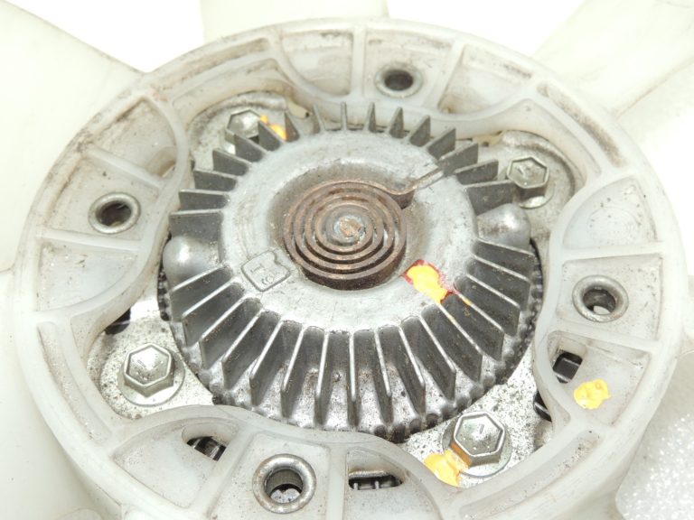 OEM Suzuki Jimny 1.3i viskozā sakabe ar radiatora ventilatoru 1712081A00, 1711080A00