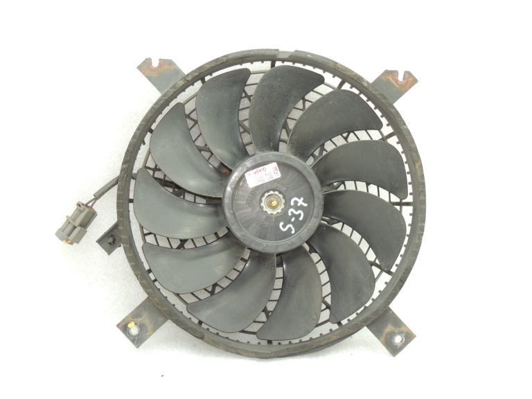 OEM Suzuki Grand Vitara II 2.0D Kondensatora ventilators 9556065D03