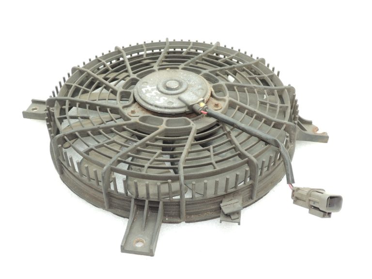 OEM Suzuki Grand Vitara II 2.0D Kondensatora ventilators 9556065D03