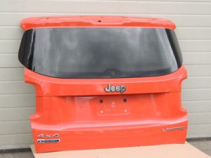 Jeep Renegade BU aizmugurējā bagāžnieka vāka krāsa OMAHA ORANGE VR-562/B