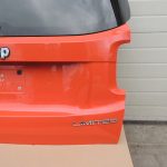 Jeep Renegade BU aizmugurējā bagāžnieka vāka krāsa OMAHA ORANGE VR-562/B