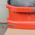Jeep Renegade BU aizmugurējā bagāžnieka vāka krāsa OMAHA ORANGE VR-562/B