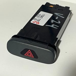 Volvo V70 I avārijas signalizācijas slēdzis 31443714
