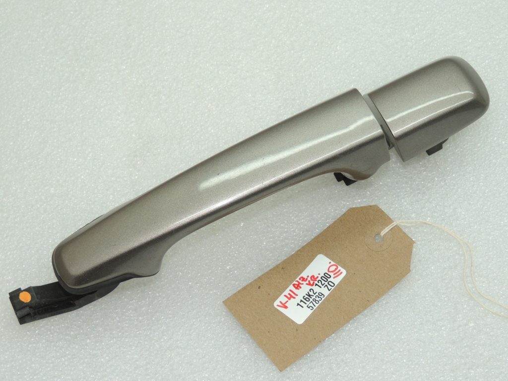 OEM Volvo V70 III Внешняя ручка задней левой двери OYSTER GREY PEARL 39879658
