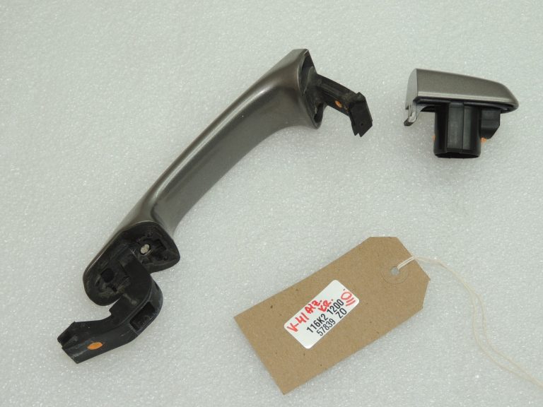 OEM Volvo V70 III ārējā aizmugurējo kreiso durvju rokturis OYSTER GREY PEARL 39879658