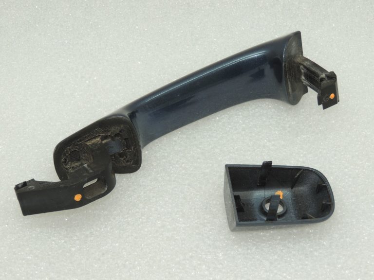 OEM Volvo S40 II ārējais priekšējo durvju kreisais rokturis BARENTA ZILS METĀLS 39879658
