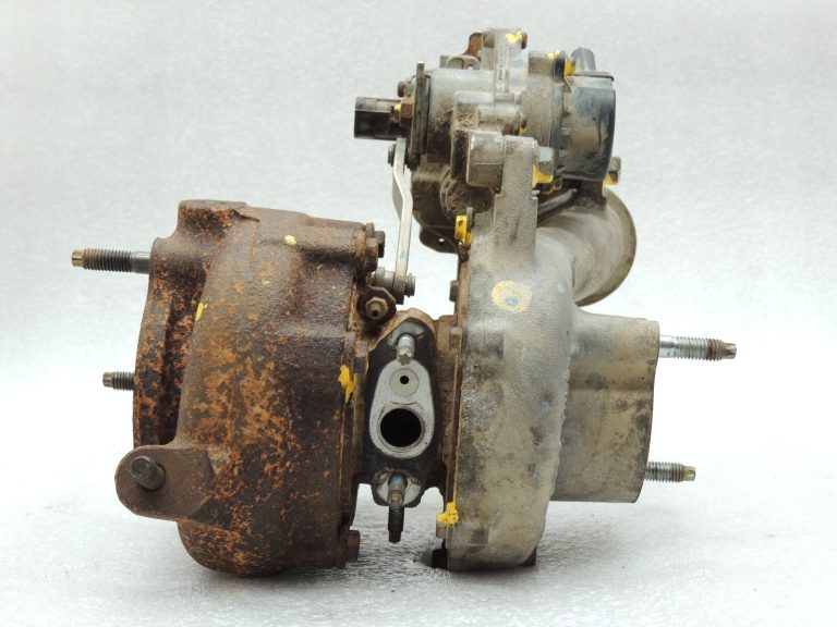 Toyota Hilux VII 2.5 D-4D 2KD-FTV turbokompresors 172010L071 172010L070 Turobcharger