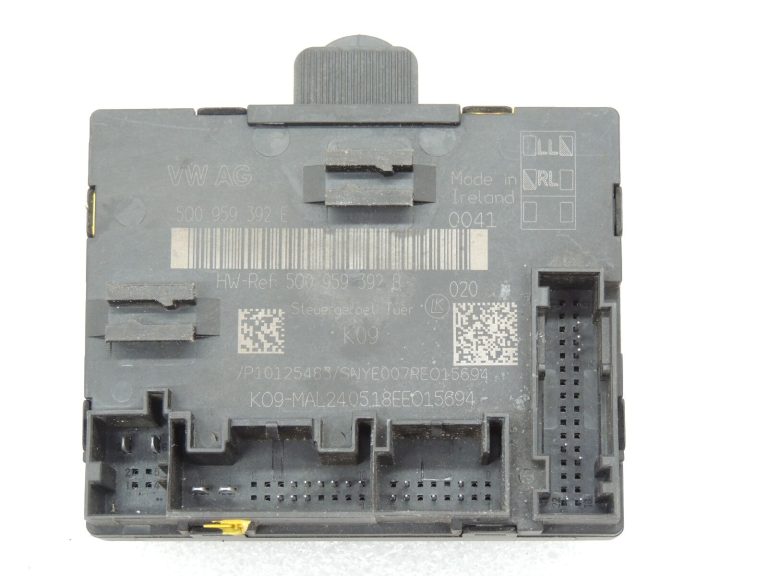 Volkswagen Tiguan II AD Durvju vadības bloks priekšējais labais 5Q0959592E 5q0959392b