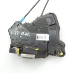 Toyota Avensis T27 Sedans Priekšējā kreisā durvju slēdzene 69040-02210 priekšējā kreisā slēdzene
