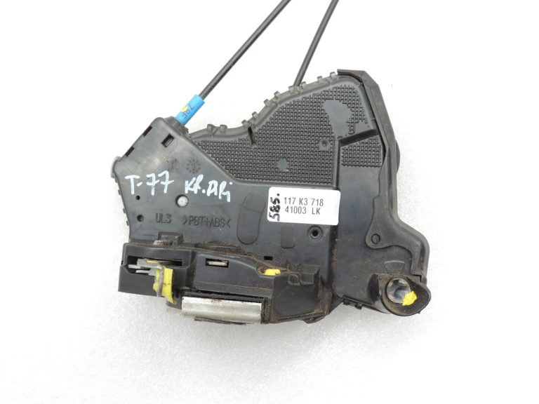 Toyota Avensis T27 Sedans Priekšējā kreisā durvju slēdzene 69040-02210 priekšējā kreisā slēdzene