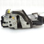 Toyota Avensis T27 Sedans Priekšējā kreisā durvju slēdzene 69040-02210 priekšējā kreisā slēdzene