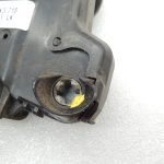 Toyota Avensis T27 Sedans Priekšējā kreisā durvju slēdzene 69040-02210 priekšējā kreisā slēdzene