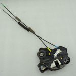 Toyota Avensis T27 Sedans Priekšējā kreisā durvju slēdzene 69040-02210 priekšējā kreisā slēdzene