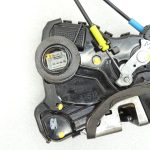 Toyota Avensis T27 Sedans Priekšējā kreisā durvju slēdzene 69040-02210 priekšējā kreisā slēdzene