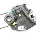 Toyota Avensis T27 Sedans Aizmugures kreiso durvju slēdzene 69060-05050 Aizmugures kreiso durvju slēdzene