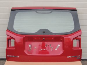 Chevrolet Orlando aizmugurējās durvis Aizmugurējo durvju krāsa GCS Velvet Red