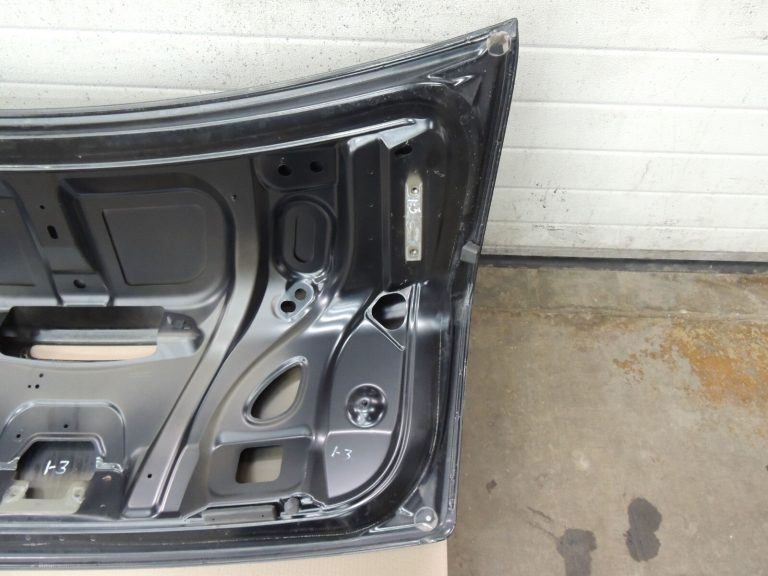 Lancia Thema II LX aizmugurējā bagāžnieka vāka krāsa PX8 melna K68127959AA