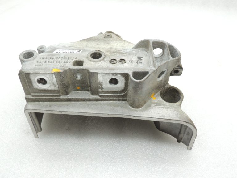 Seat Cupra Leon 1.5TSI DFYA motora stiprinājums labajā pusē 05E199275E Motora stiprinājums